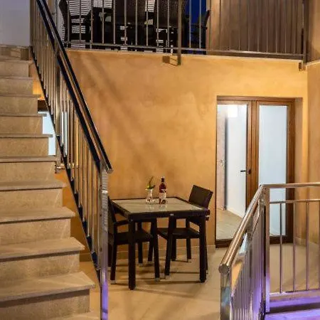 Sleeps 8 With Pool Air Con And Wifi
