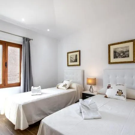 Sleeps 8 With Pool Air Con And Wifi *