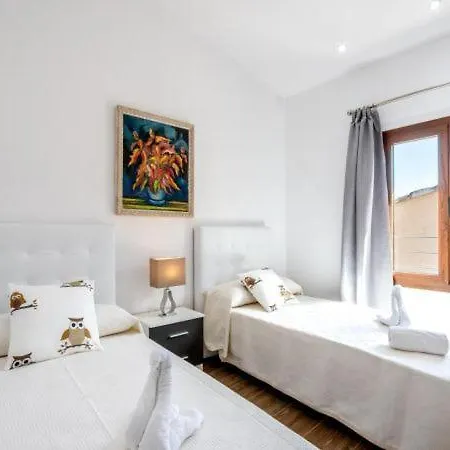 Villa Sleeps 8 With Pool Air Con And Wifi