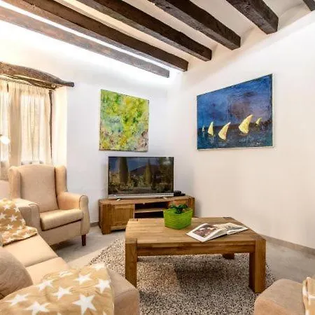 Sleeps 8 With Pool Air Con And Wifi *