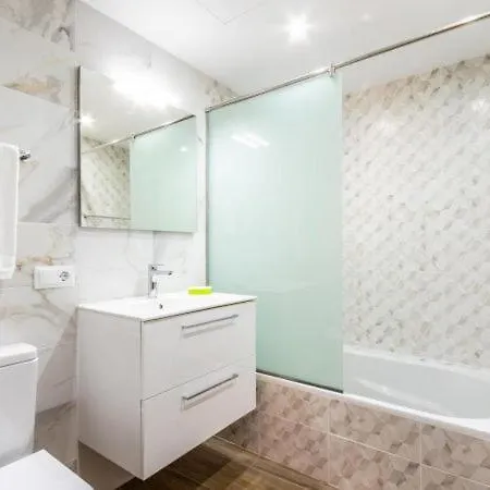 Sleeps 8 With Pool Air Con And Wifi